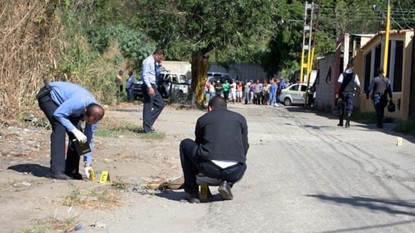 Hombre fue asesinado a tiros tras ingresar a robar a una vivienda en Carabobo