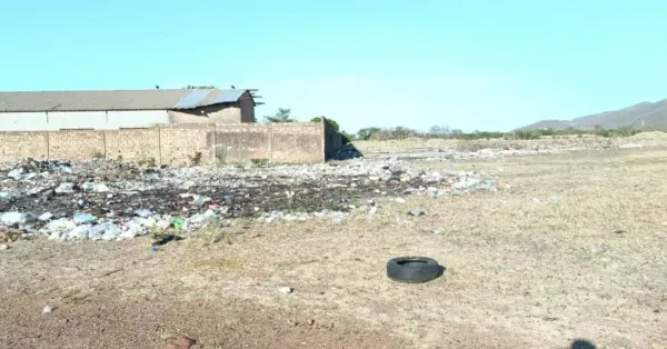 NUEVA ESPARTA | Vecinos de Villa Rosa exigieron limpieza de terreno usado como basurero