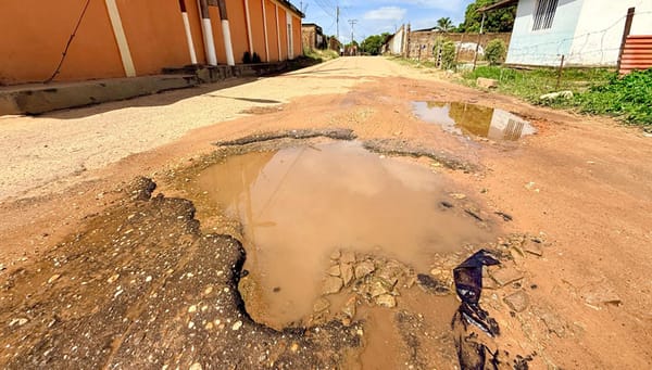 ANZOÁTEGUI | Vecinos y transportistas alertaron deterioro de la calle entre 25 de Mayo y El Merey