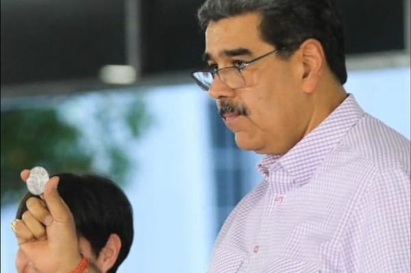 Periodista desmintió supuestos obsequios enviados por el Papa a Maduro