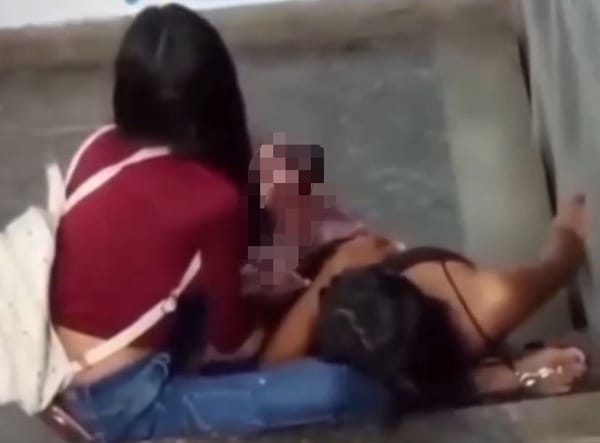 Mujer dio a luz en las escaleras de un hospital el Bolívar