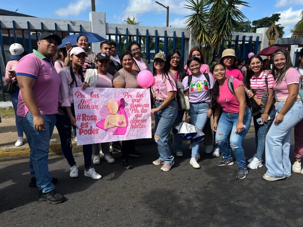 MONAGAS | Más de 200 estudiantes de la Unerg se unieron en caminata por el cáncer de mama