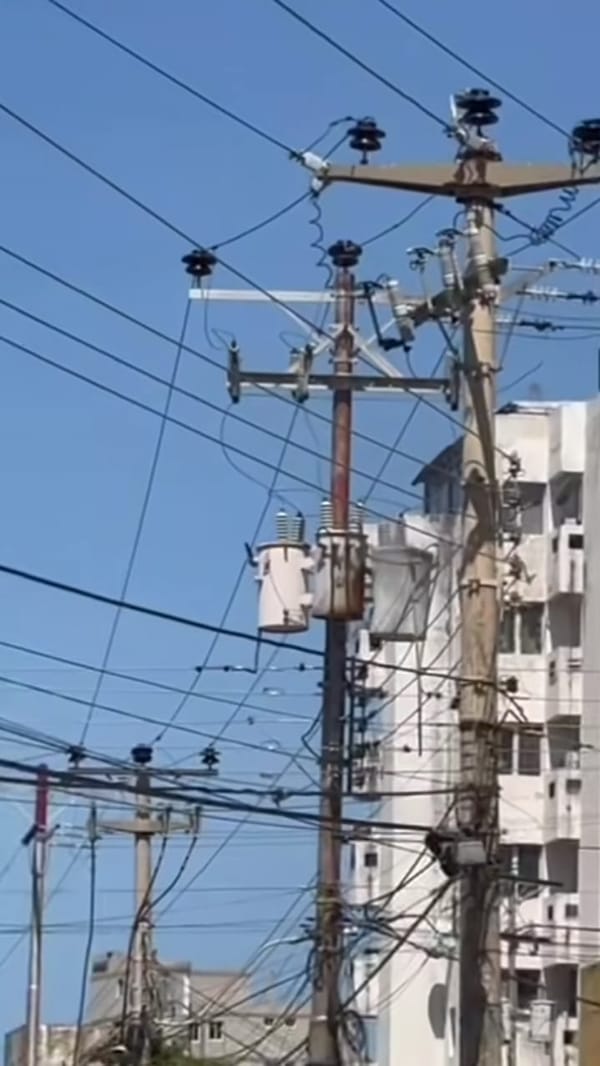 ANZOÁTEGUI | Transformador explotó en la calle 3 de Lechería: no se registraron heridos