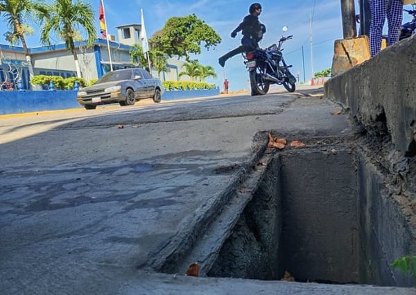 SUCRE | Habitantes del centro de Carúpano denunciaron deterioro de las alcantarillas
