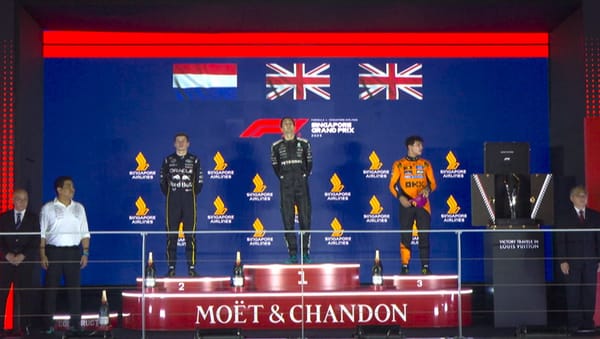 George Russell se llevó la victoria en las calles de Singapur