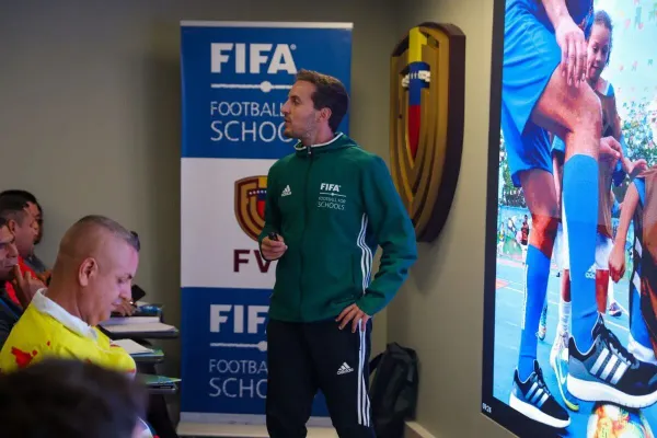 Programa “Fútbol para las Escuelas” será implementado en 500 escuelas venezolanas