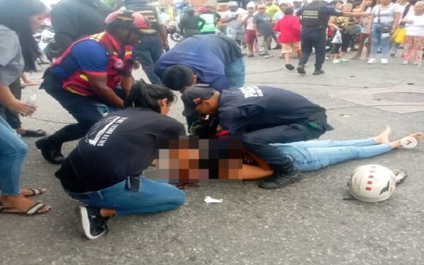 Camión impactó contra un poste y lesionó a una mujer en Valencia