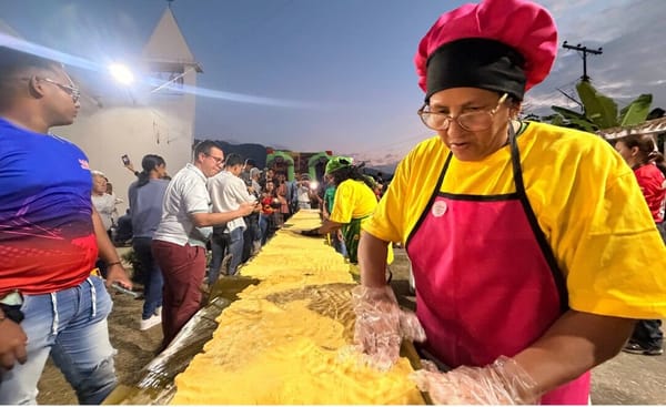 33 metros: Habitantes de Valera elaboraron la hallaca más grande de Venezuela