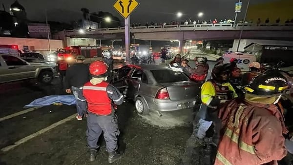 Accidente de tránsito dejó dos fallecidos y siete heridos en Caracas