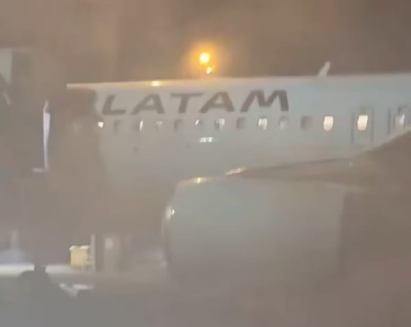 Evacuaron avión de LATAM tras incendio de equipo de carga en aeropuerto de Brasil