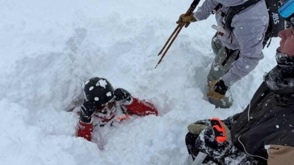 Esquiador rescató a hombre sepultado por avalancha en los Alpes suizos