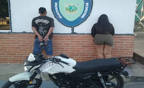 Pareja fue detenida por realizar motopiruetas en estado de ebriedad en Valencia