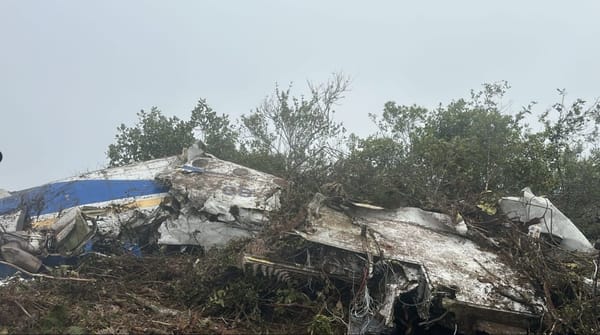 15 personas murieron tras precipitarse un avión en Colombia