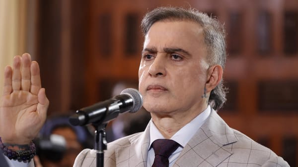 Tarek William Saab fue designado como defensor del pueblo encargado tras renunciar como fiscal