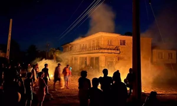 Manifestantes en Cuba quemaron sede del Partido Comunista durante protesta
