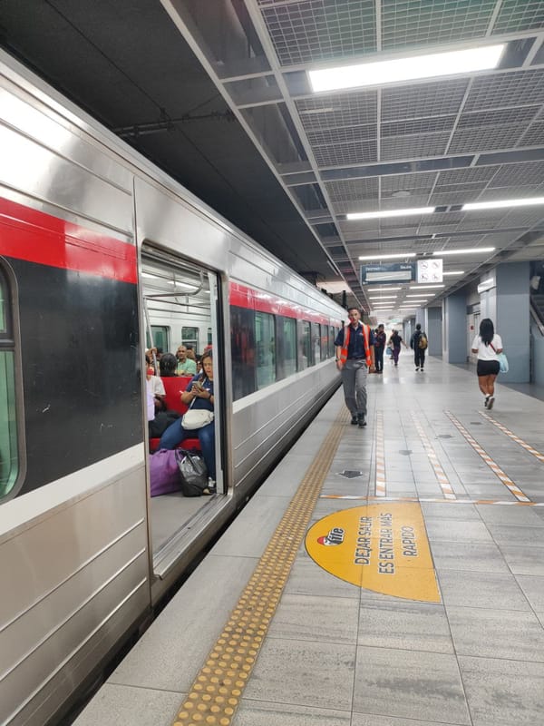 Reanudan operaciones en el ferrocarril de los Valles del Tuy tras accidente en La Rinconada