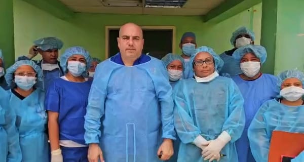 Intoxicación masiva en liceo de Lara dejó al menos 35 estudiantes afectados