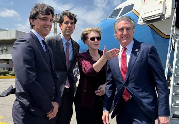 Secretario de Interior de Estados Unidos arribó a Venezuela para avanzar en agenda energética