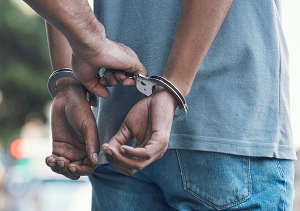 Joven fue detenido por rociar combustible a su expareja y prenderle fuego en Caracas