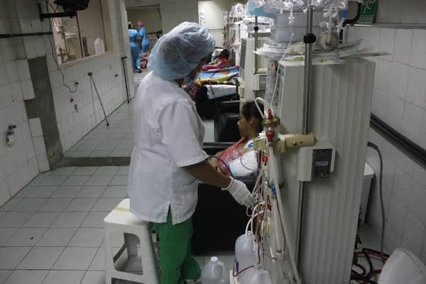 Especialista advirtió que los equipos de diálisis en el país superan los 15 años de uso