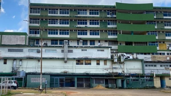 Niño de 8 años murió tras caer de un árbol de mango en Monagas