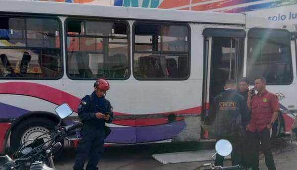 Colisión de transporte público en Caracas dejó cuatro heridos