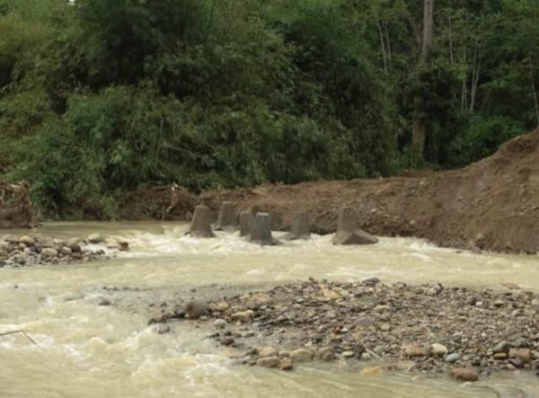 30 familias permanecen incomunicadas por deslizamiento de tierra en Táchira