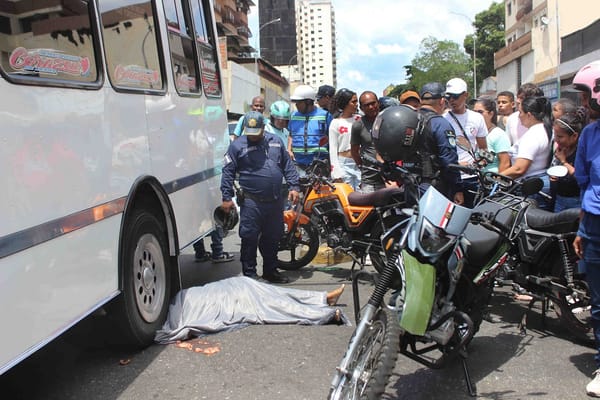 Adulta mayor murió tras ser arrollada por un autobús luego de desmayarse en Maracay