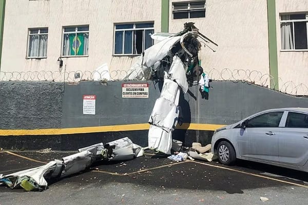 Avioneta se estrelló contra edificio en Brasil y dejó dos muertos
