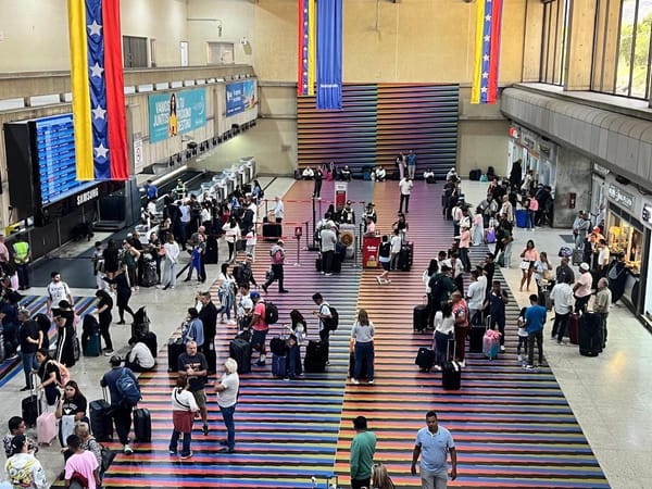 Venezolanos que salieron del país sin sellar pasaporte deberán pagar arancel al reingresar