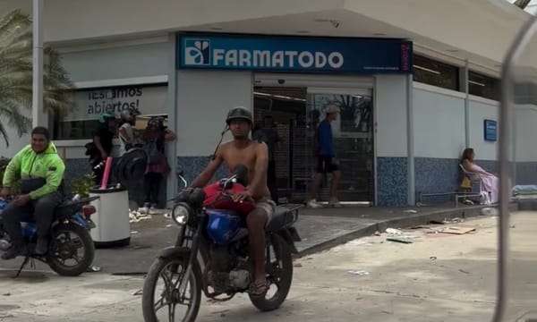 Reportan saqueos en distintos establecimientos comerciales de La Guaira tras los terremotos