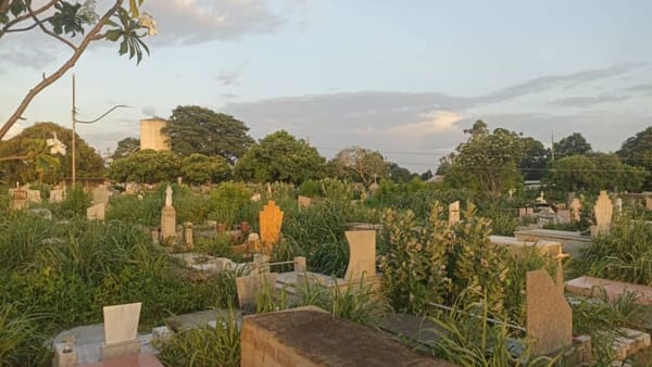Habitantes de Santa Ana exigen limpiar el cementerio y construir uno nuevo