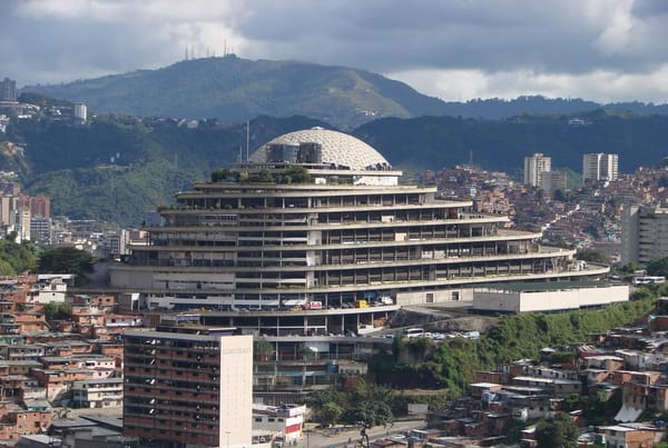 Reportaron el traslado de 80 presos recluidos en El Helicoide