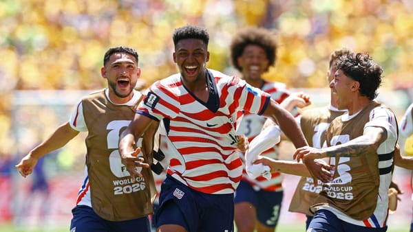 Estados Unidos selló su pase a los dieciseisavos de final del Mundial de Fútbol con una victoria ante Australia