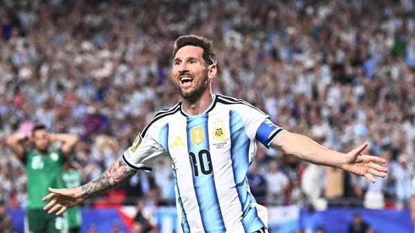 Messi brilló con un hat-trick y le dio la victoria a Argentina contra Argelia