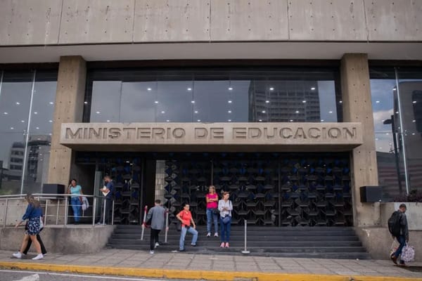 Ministerio de Educación reactivó la atención al público en su sede principal de Caracas