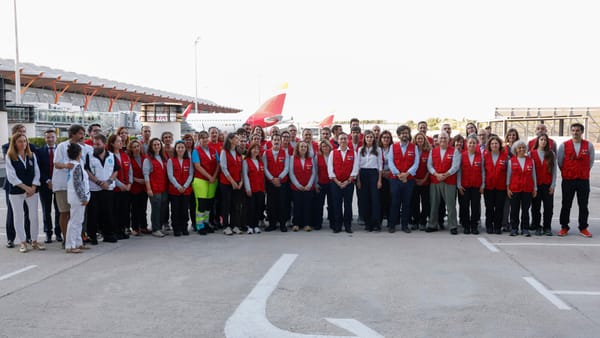 Avión con voluntarios españoles partió a Venezuela para instalar un hospital de campaña