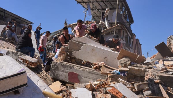 Gobierno de Colombia decretó tres días de duelo por víctimas del terremoto