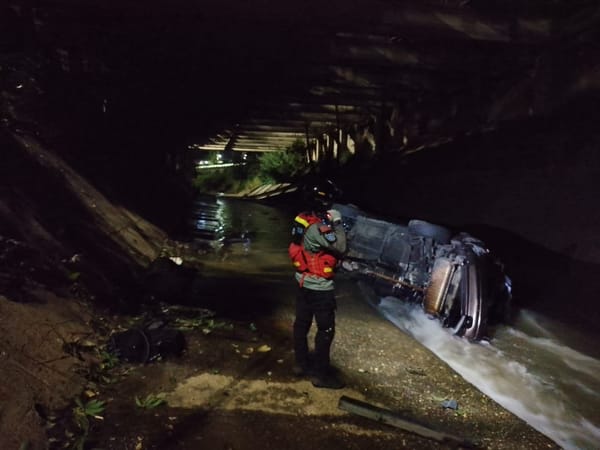 Accidente en El Junquito deja una mujer muerta tras caer al río Guaire
