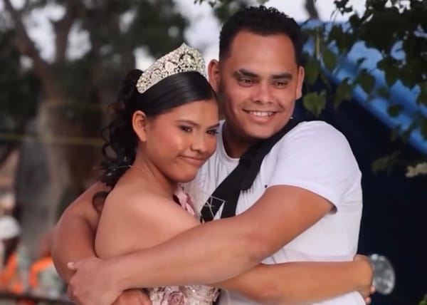 Un sueño cumplido: Joven damnificada celebró sus 15 años en un refugio en La Guaira