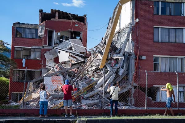 Asciende a 224 la cifra de fallecidos tras terremoto de 7,4 en Colombia