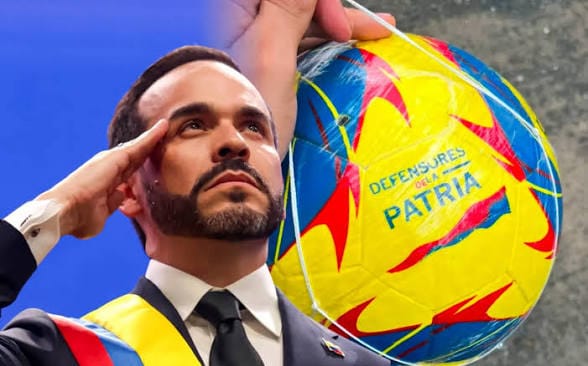 Presidente de Colombia entregó balones en Buenaventura y desató críticas en medio de la emergencia tras sismo