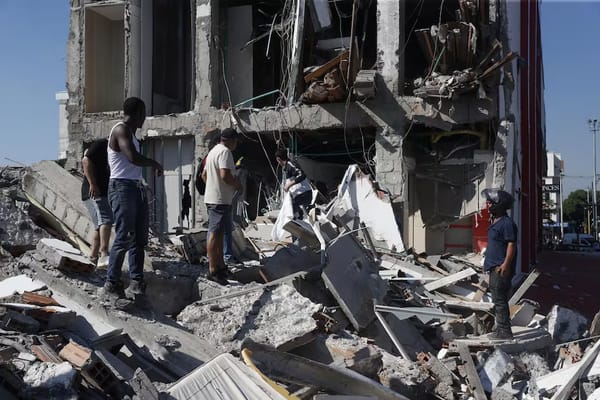 Varios edificios colapsaron en ciudades de Colombia tras terremoto de magnitud 7.4