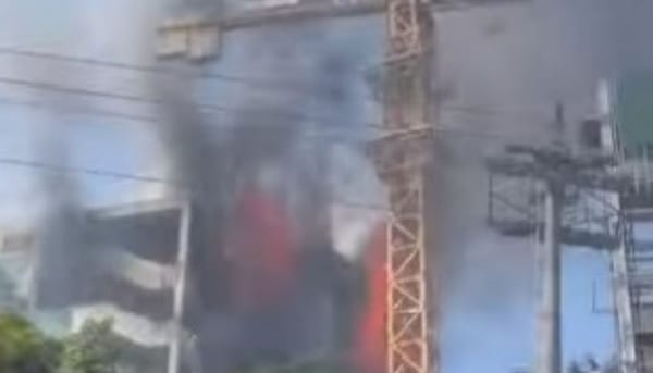 Reportaron incendio en fábrica de Caracas durante la mañana de este #31AGO