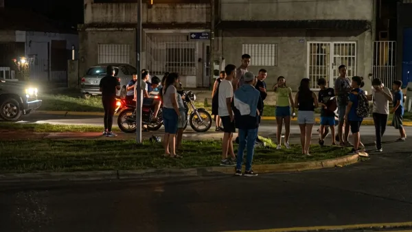 «¡Queremos luz!»: habitantes de Aragua y Carabobo protestaron por apagones diarios