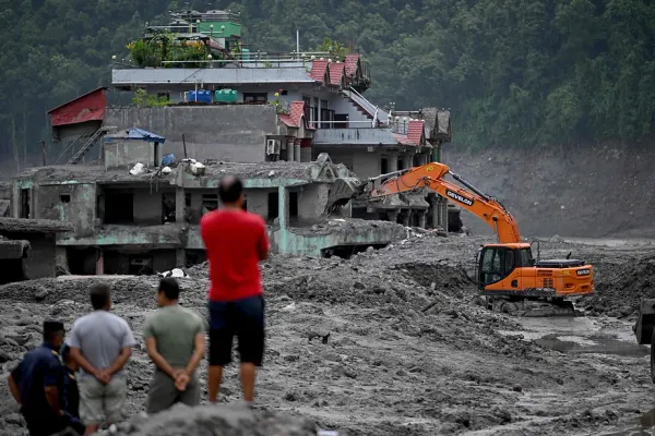 Riada en Nepal ha dejado casi mil muertos y más de 4.000 desaparecidos
