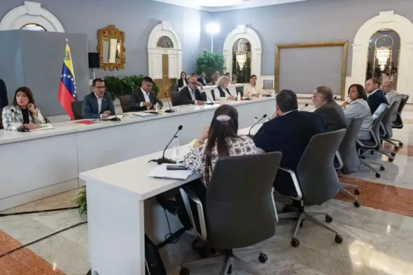 Delegación opositora llegó a Venezuela para unirse a nueva etapa de diálogo