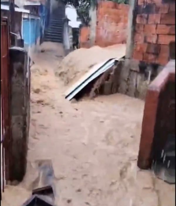 Fuertes lluvias generan inundaciones en zonas de los Altos Mirandinos