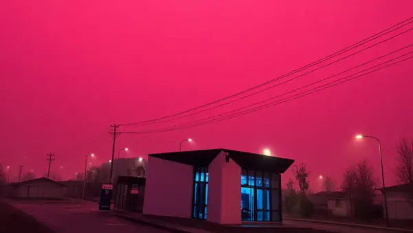 Fenómeno atmosférico tiñó de rosado el cielo de Changzhou, China