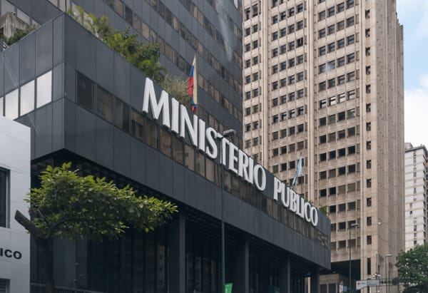 Fiscal general ordenó al Ministerio Público borrar de sus redes fotos de detenidos sin condena